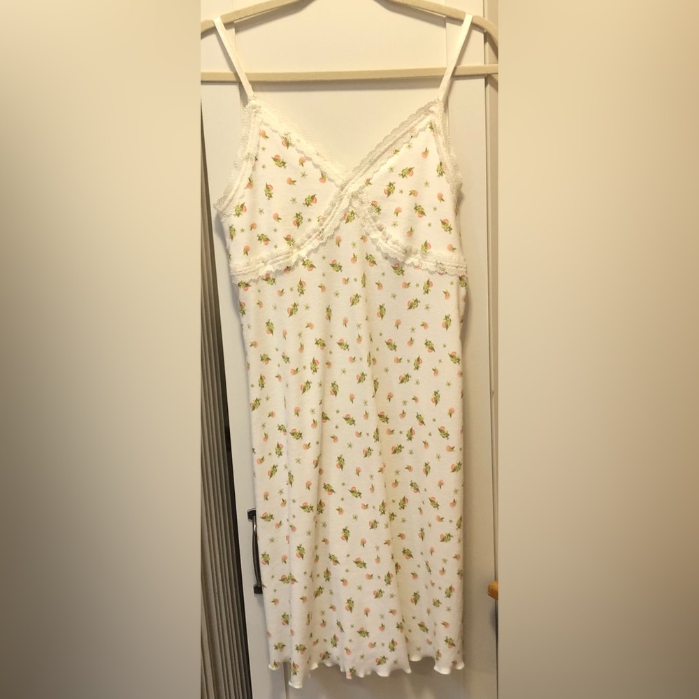 La Vie En Rose Sleepwear Night Dress EUC